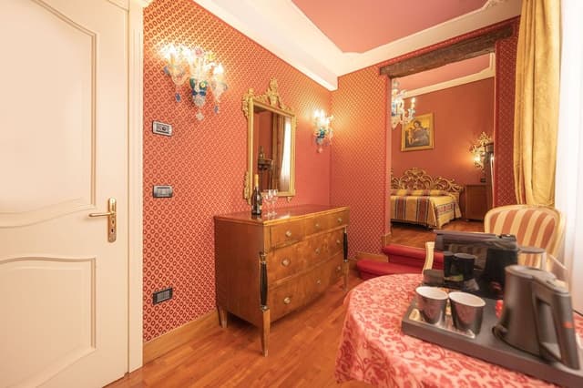Superior Room (305)