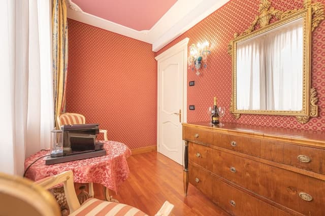 Superior Room (305)