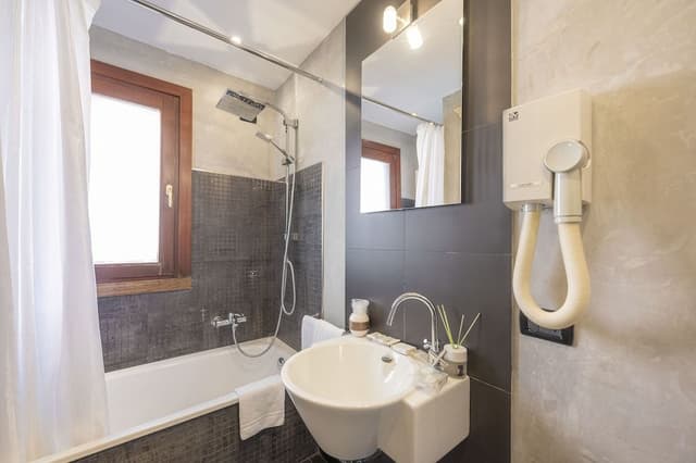 Deluxe Room, Balcony (406)