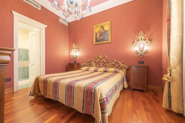 Superior Room (305)