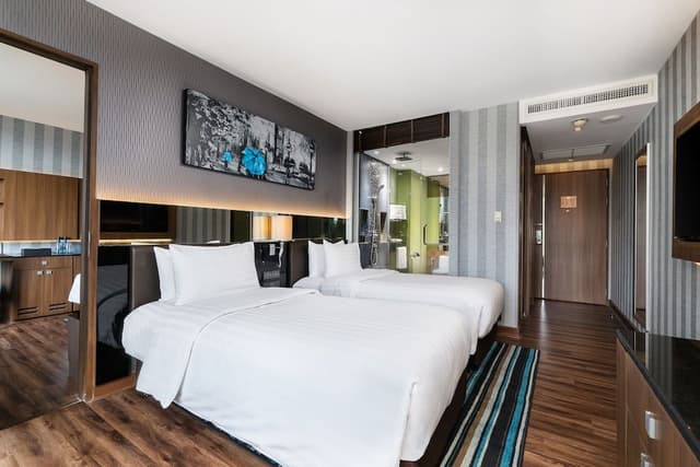 Continent Skyline Twin Room
