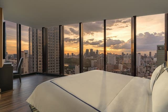 Panorama Skyline King Room