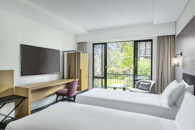 DELUXE BALCONY TWIN ROOM