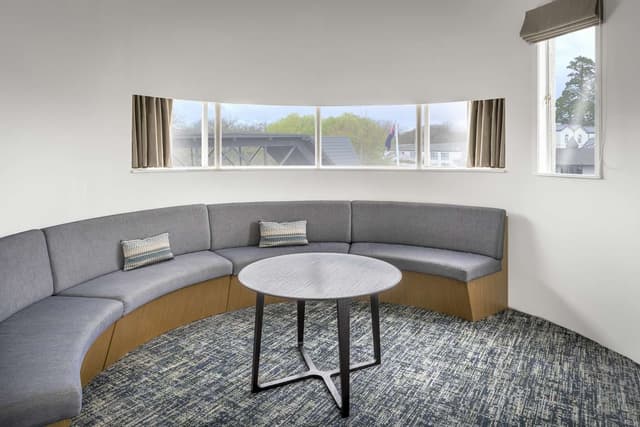 KING JUNIOR SUITE