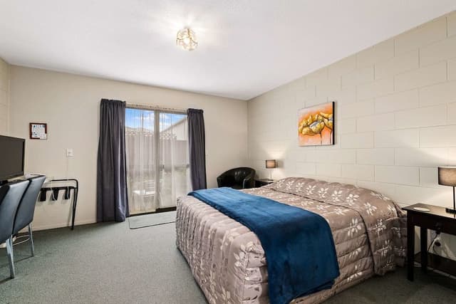 Queen Room