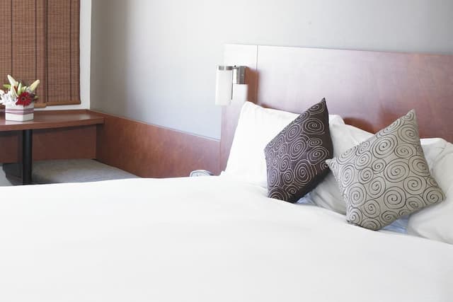 Superior Room, 1 Queen and 1 Single bed (Riverside)