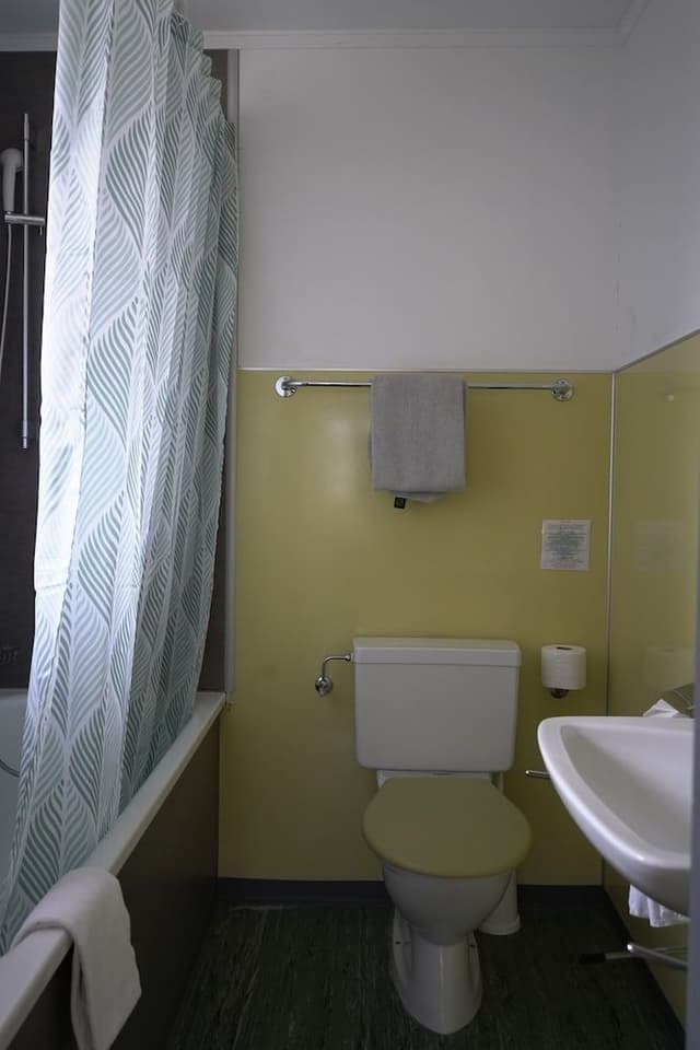 Basic Single Room, 1 Bedroom, Private Bathroom, Mountain View