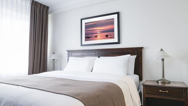 Suite, 1 King Bed, River View