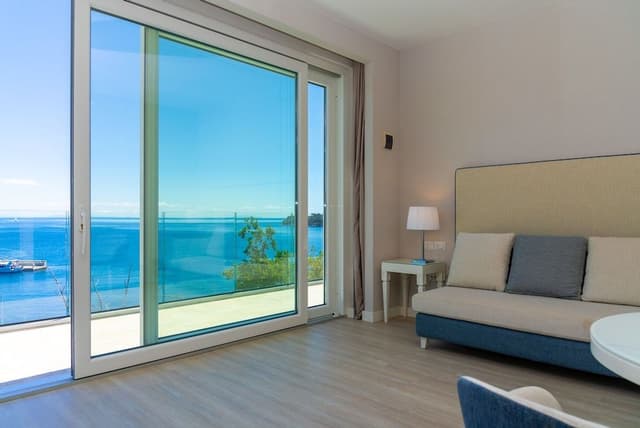 Suite, Hot Tub