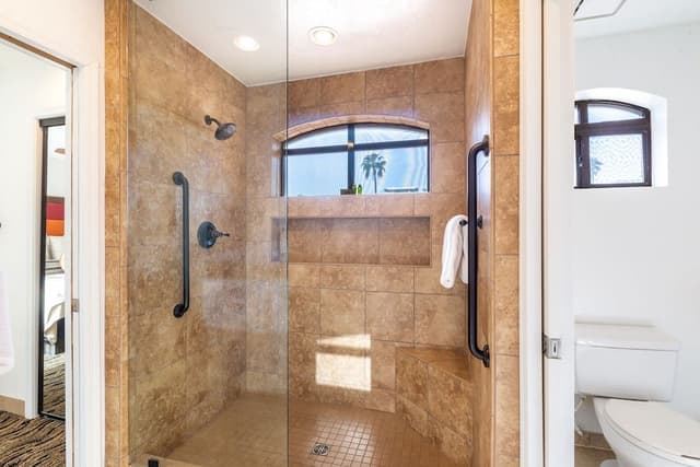 Three Bedroom Villa with Terrace (Barcelona)