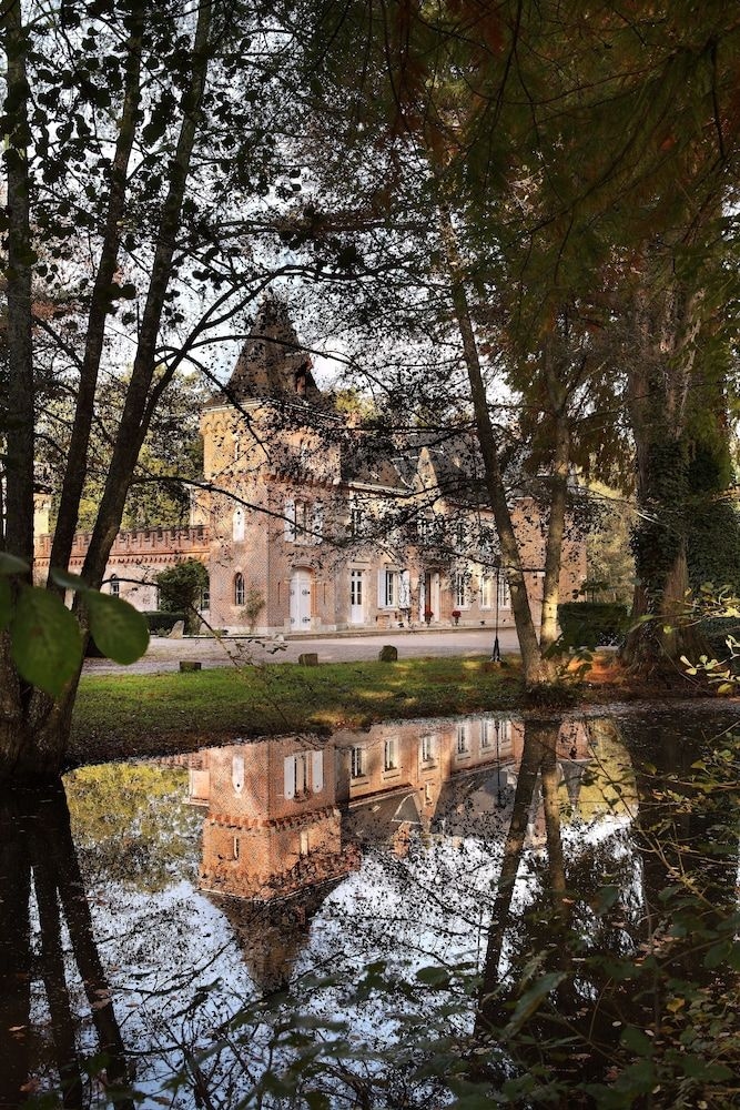 Hostellerie Du Chateau Les Muids1