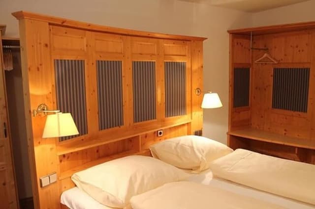Room (XXL 6 Bed)