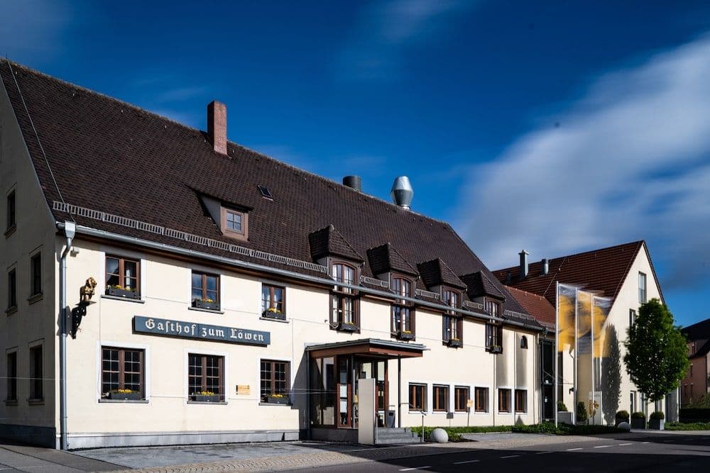 Hotel & Gasthof Lowen Hotel & Gasthof Lowen