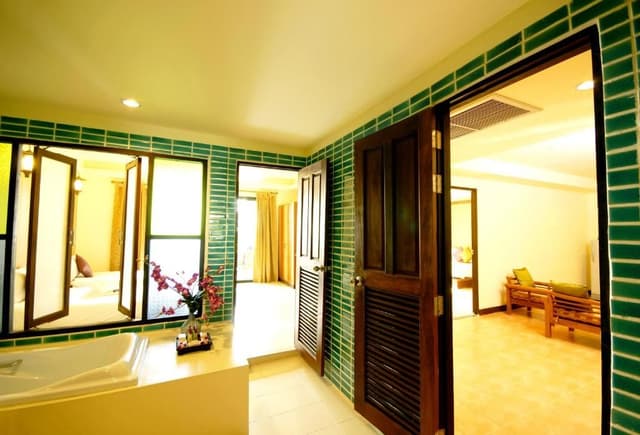 Family Room ( 2 Bedrooms)