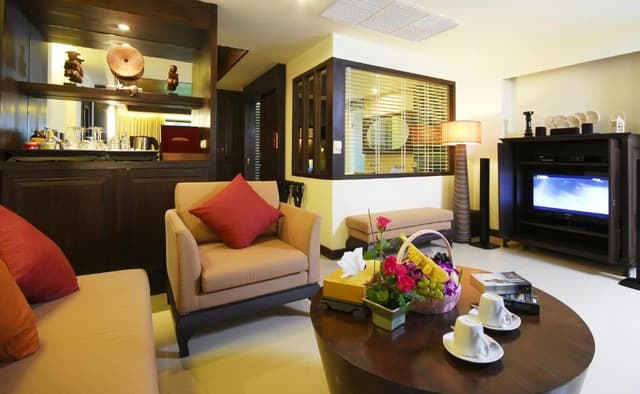 Deluxe Suite with Jacuzzi