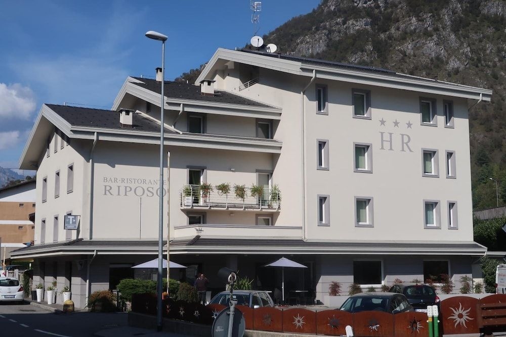 Hotel Riposo0