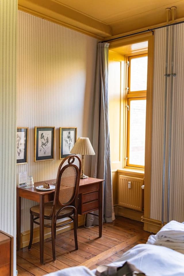 Double Room, 1 Double Bed, Shared Bathroom