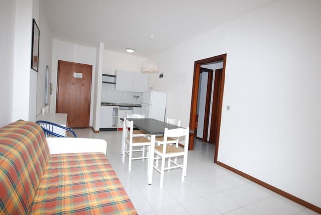 Apartment, 2 Bedrooms (C-6)