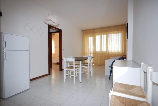 Apartment, 2 Bedrooms (C-6)