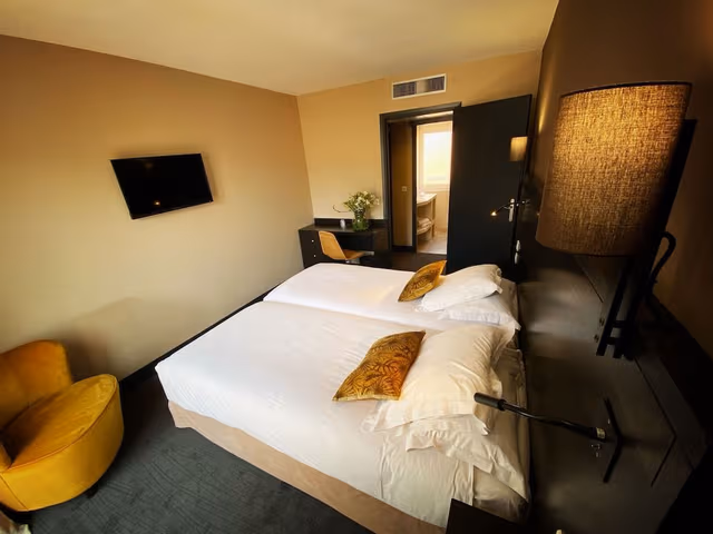 Classic Double or Twin Room, Balcony