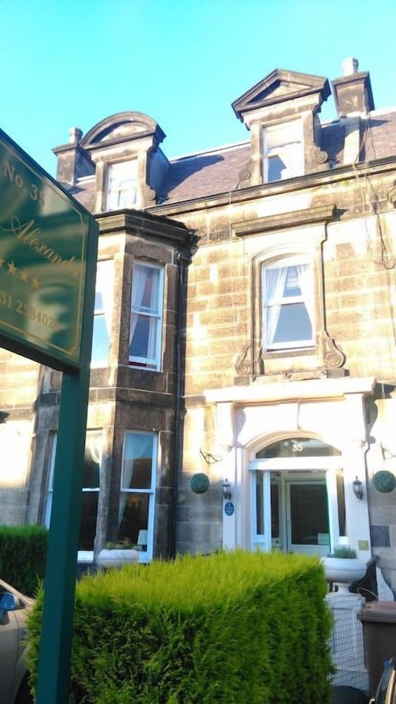 Alexander Guest House2