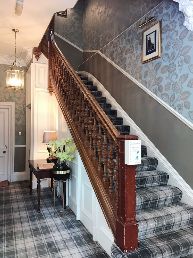 Alexander Guest House4