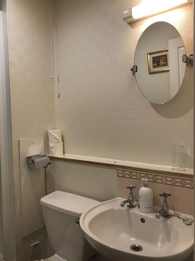 Double Room, Ensuite (Room 9)