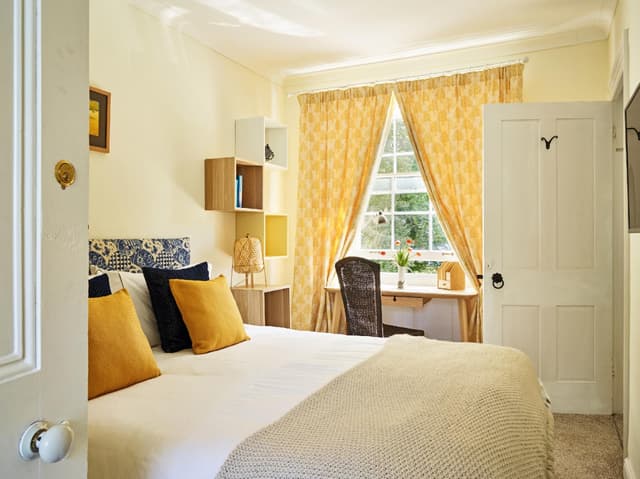 The Amber Room-Double Room-King-Ensuite With Shower-Garden View