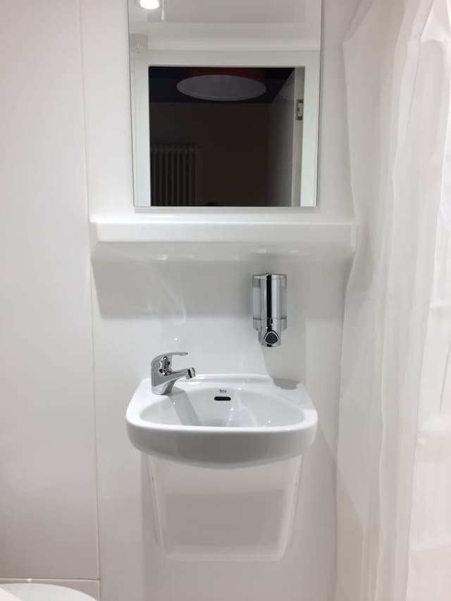Superior Double Room, Ensuite (No Window-Airconditioning)