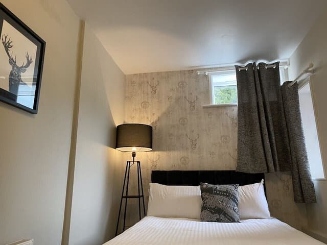 Basic Double Room, Ensuite