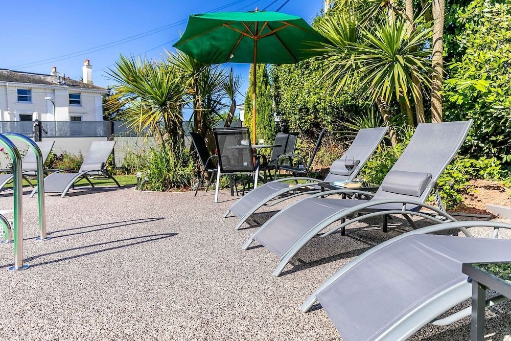 Devon Court Hotel4