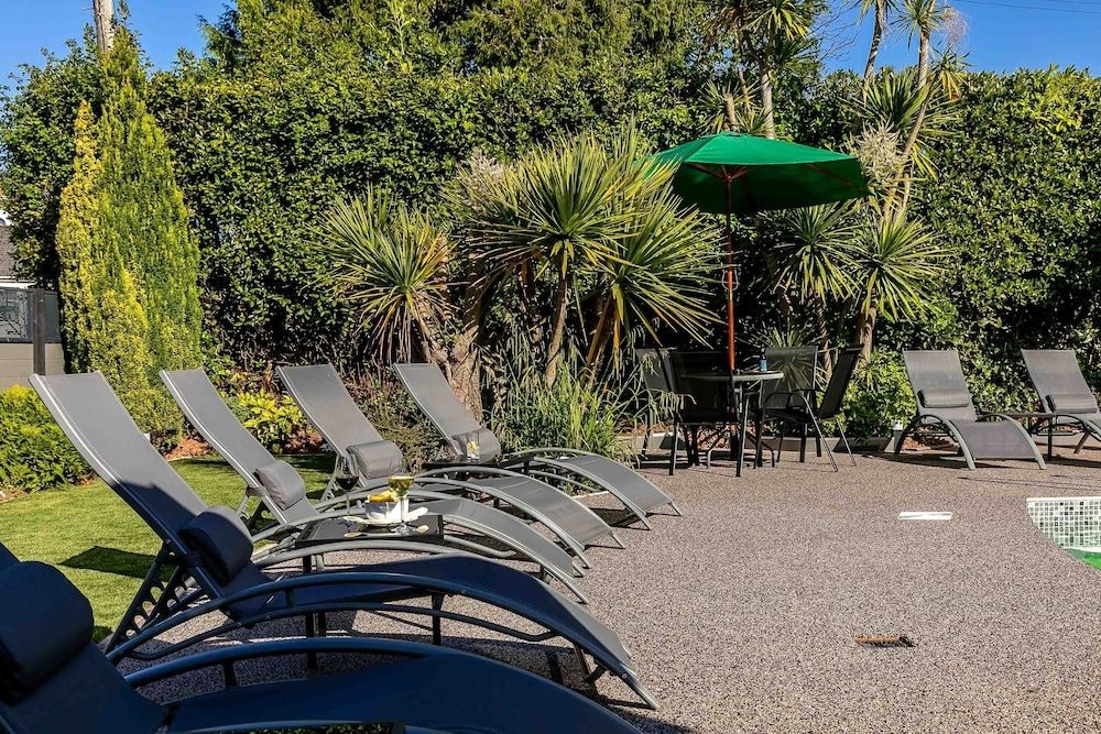 Devon Court Hotel2