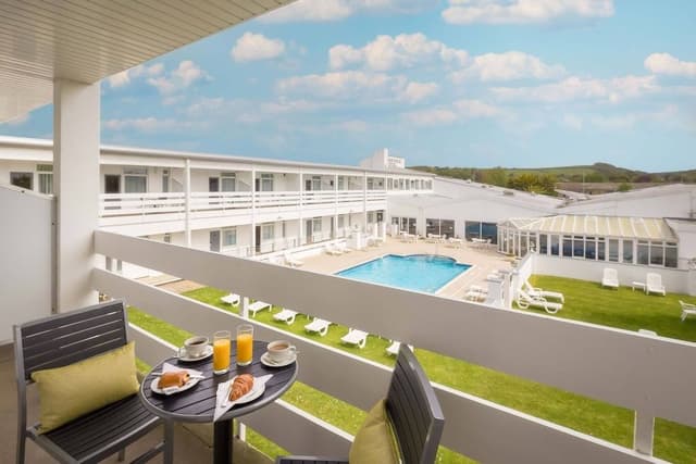 Family Double Room, Pool View
