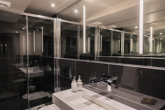 Hemsley Junior Suite