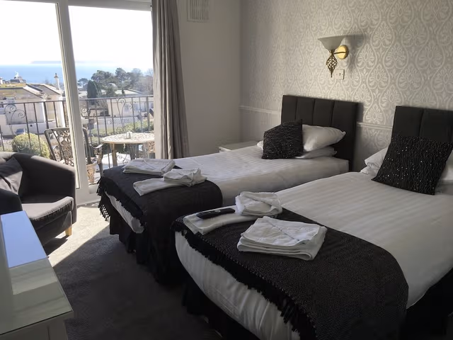 Double Room with Sea View & Balcony