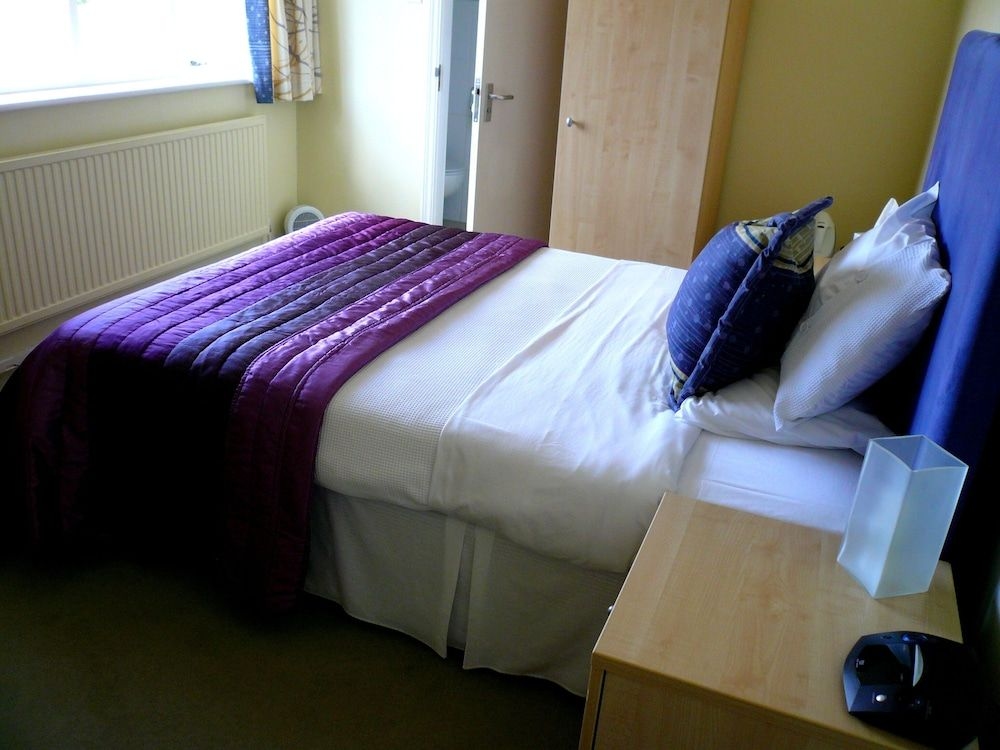 Malvern House0