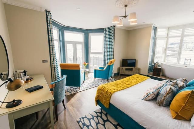 Luxury Suite, 1 King Bed, Balcony, Harbor View