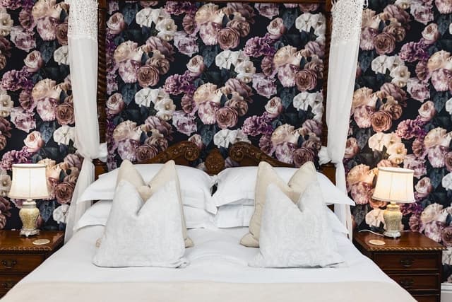 Four Poster With Spa Bath & Garden Views