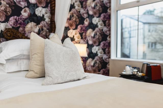 Four Poster With Spa Bath & Garden Views