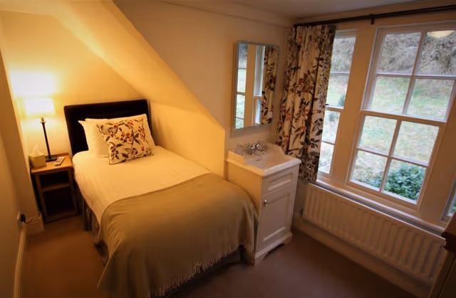 Classic Single Room