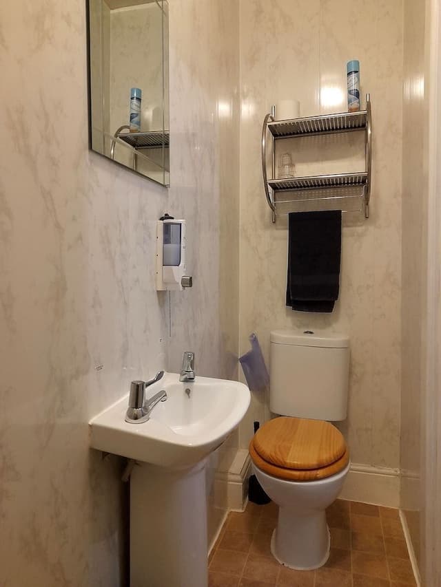 Double Room, Ensuite (Small)