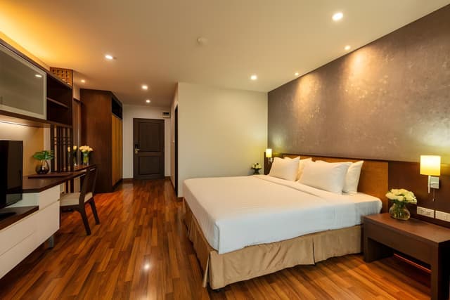 Superior One-Bedroom Apartment