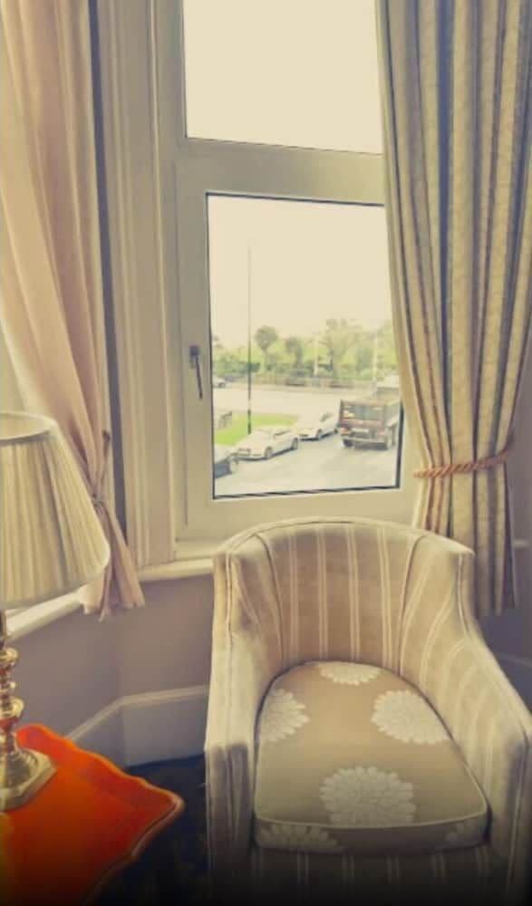 Family Room with Sea View (2 Adults + 2 children)
