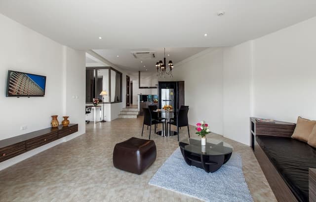 2 Bedrooms Apartment, Golf Side