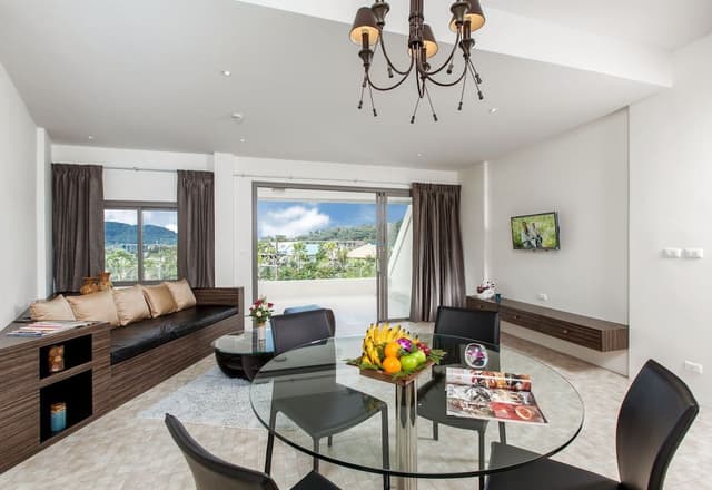 2 Bedrooms Apartment, Golf Side
