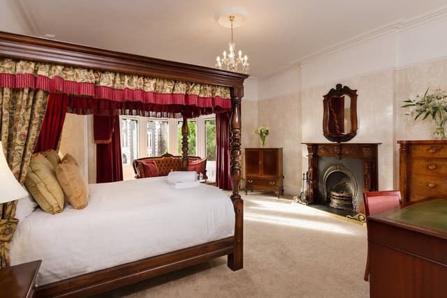 Four Poster Suite