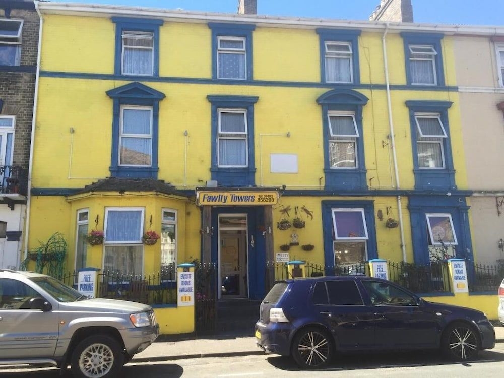 Fawlty Towers0