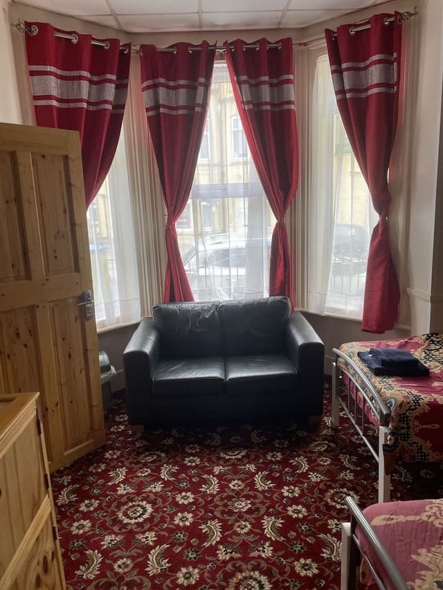 Family Room (2 Adults + 3 Children)
