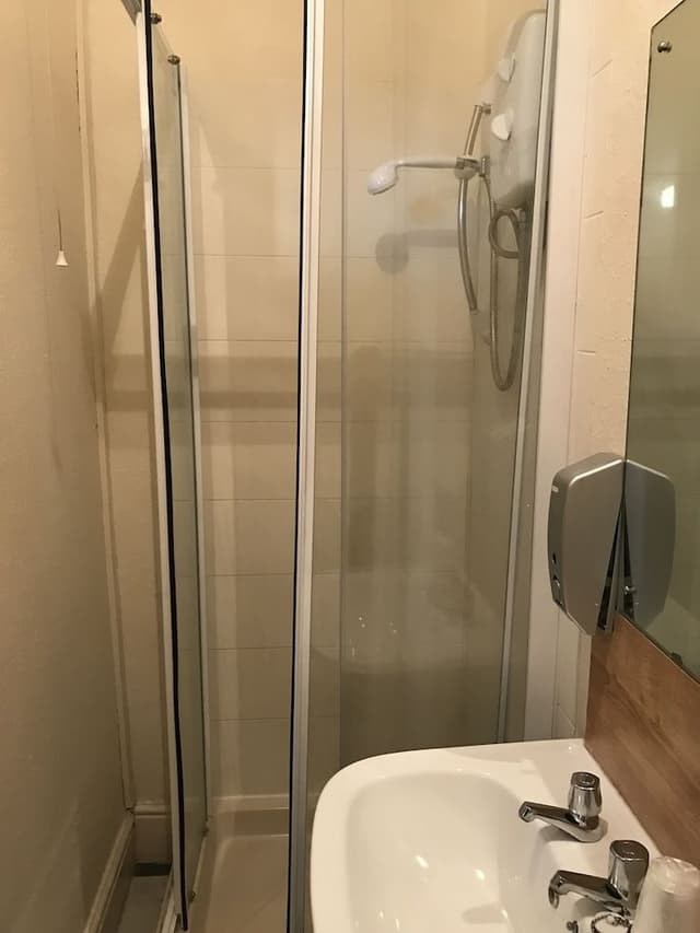 Family Room (2 Adults + 3 Children)