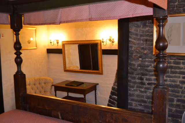 Double Room (Four Poster Bed)